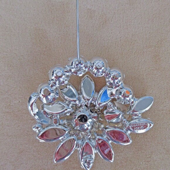 Eisenberg Ice clear rhinestone 2 x 1 and 7/8 brooch & clip back earrings, 1950's - Picture 10 of 14